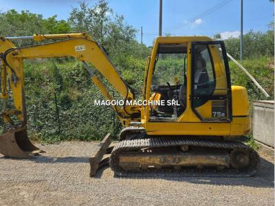 Komatsu PC75-R Foto 1