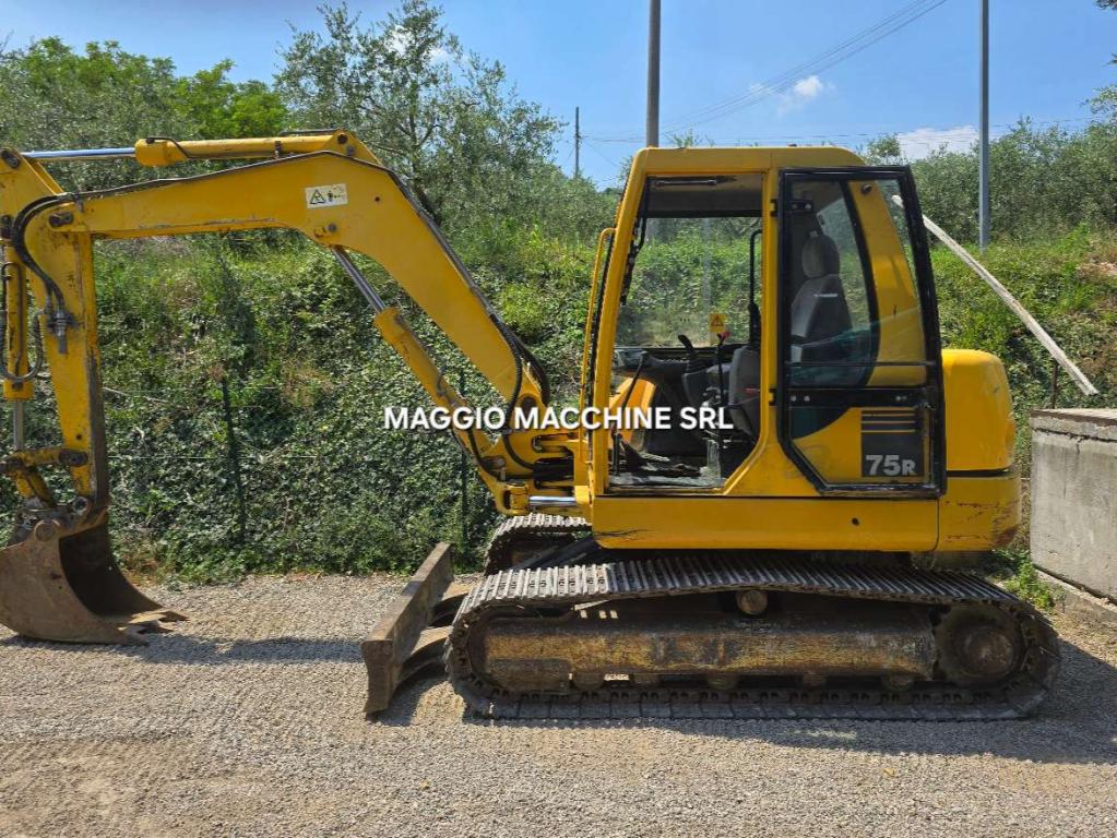 Komatsu PC75-R Foto 1