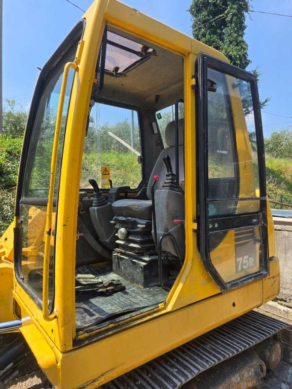 Komatsu PC75-R Foto 5