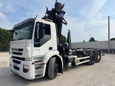 Iveco STRALIS 450 SCARRABILE USATO CON GRU in vendita da Aurora Srl