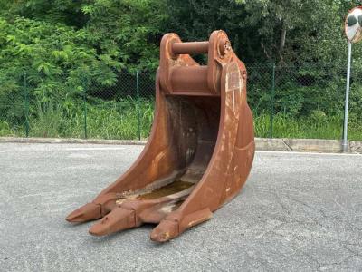 Hitachi ZX670-690 in vendita da Massucco T. Srl Area Ricambi