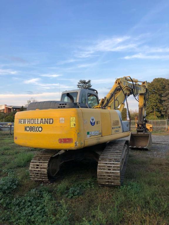 New Holland E245B Foto 1