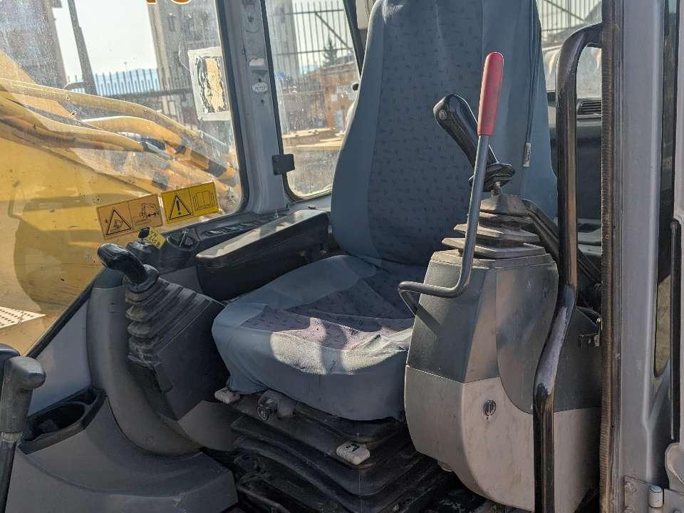 New Holland E245B Foto 16