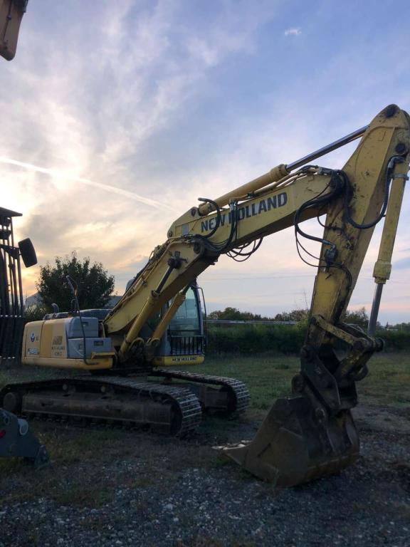 New Holland E245B Foto 2