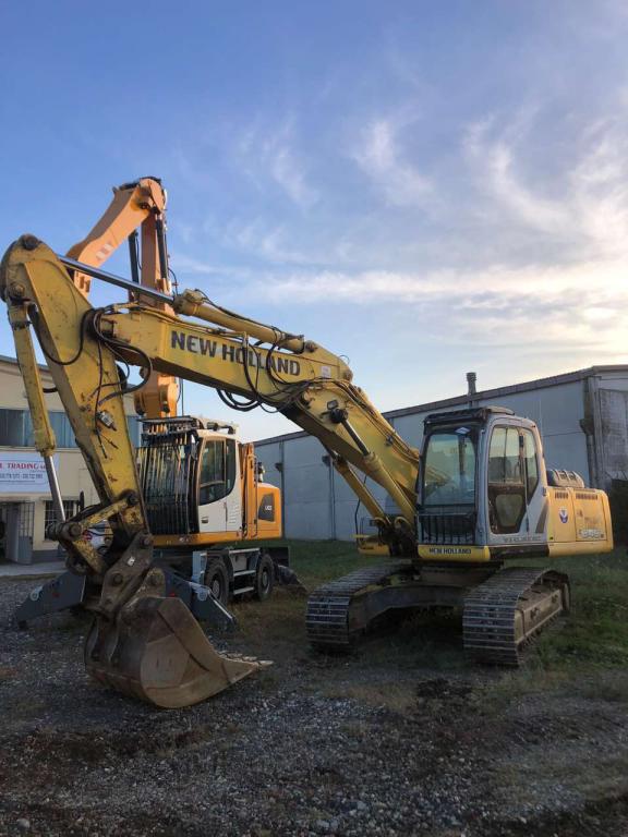 New Holland E245B Foto 5