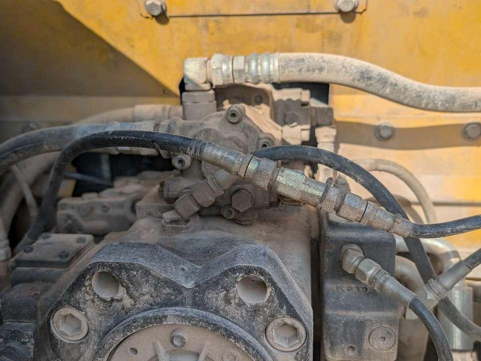 New Holland E245B Foto 8