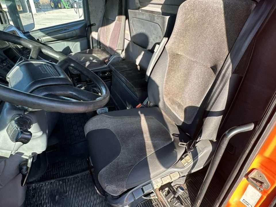 Scania T114 6x4  340CV Foto 13