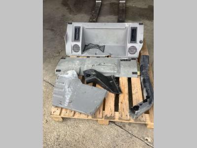 Carter e parti interni cabina per New Holland E 385 in vendita da Massucco T. Srl Area Ricambi