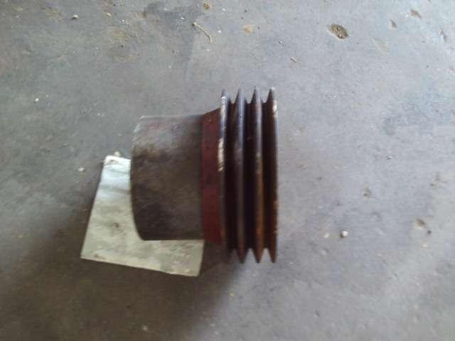 Puleggia per Fiat Allis FE18 - MOTORE FIAT 8065.04 - N. 4758241 Foto 2