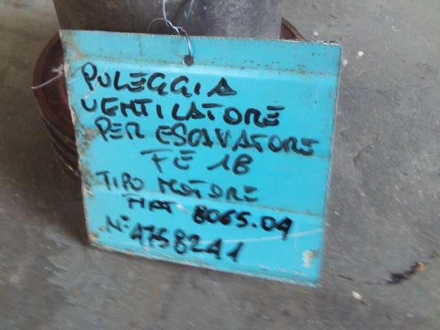 Puleggia per Fiat Allis FE18 - MOTORE FIAT 8065.04 - N. 4758241 Foto 4