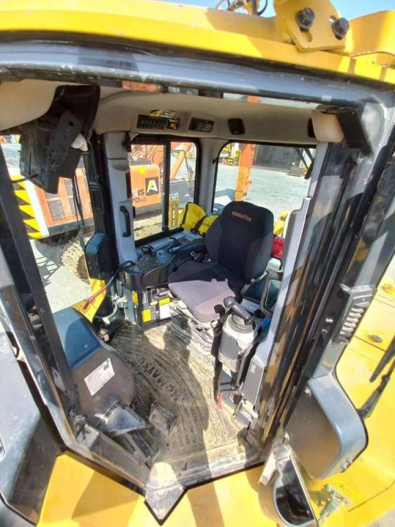 Komatsu D155A-6R (4pcs available for sale in Abu Dhabi) Foto 21