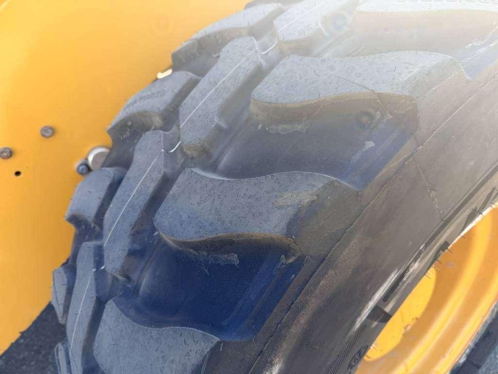 Caterpillar 908M | NEW TYRES Foto 12