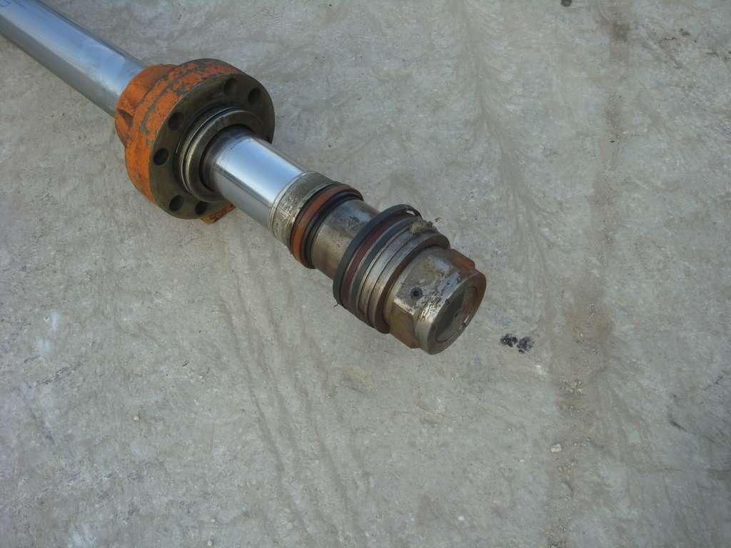 Stelo cilindro per ESCAVATORE FH330.3 Foto 4