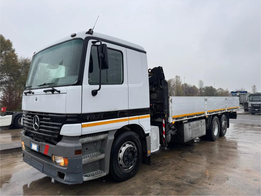 Mercedes-Benz ACTROS 1831 Foto 2