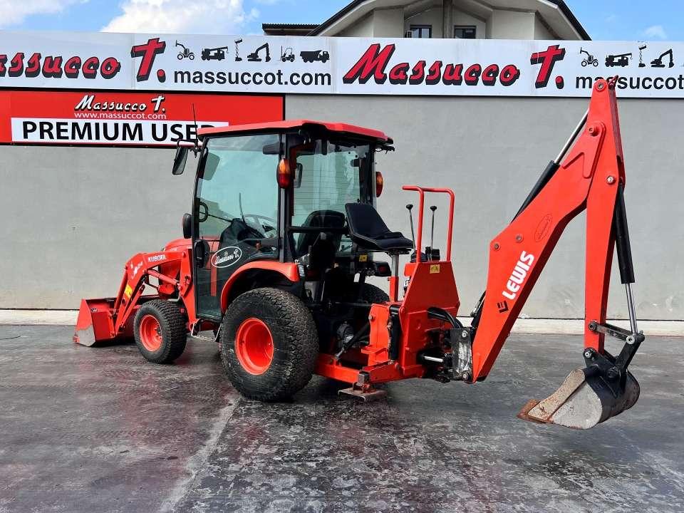 Kubota B2231 4x4 CON retro  LEWIS Foto 3