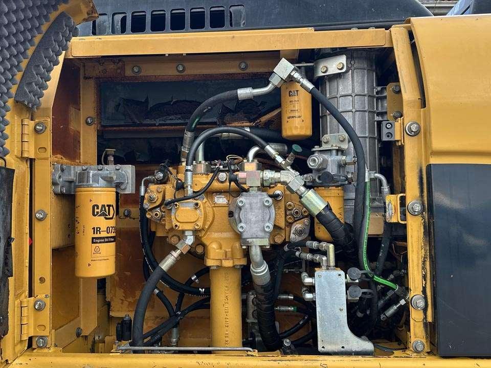 Caterpillar 323D Foto 10
