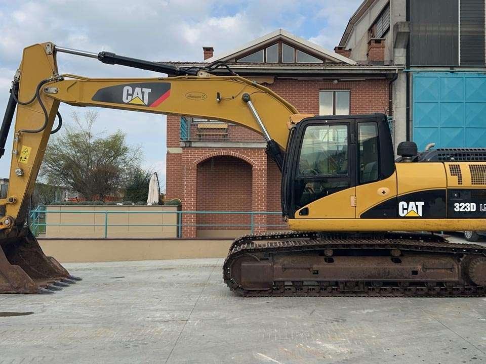 Caterpillar 323D Foto 2
