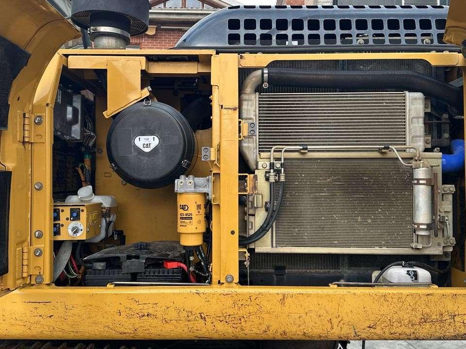 Caterpillar 323D Foto 9