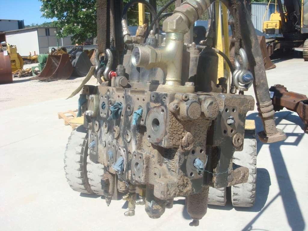 Distributore idraulico per New Holland 385 Foto 5