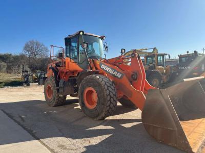 Doosan DL300 - 3