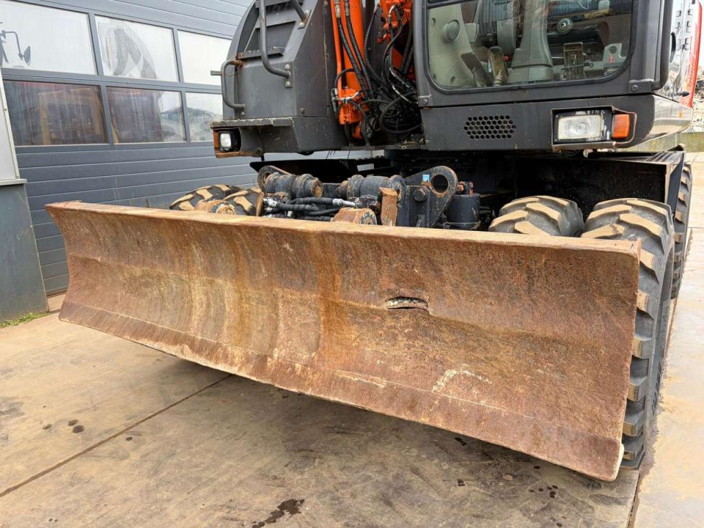 Hitachi ZX170W-3 Foto 10