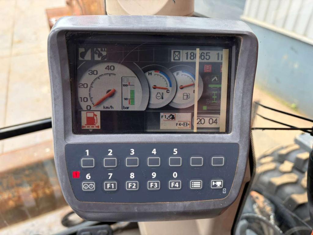 Hitachi ZX170W-3 Foto 21