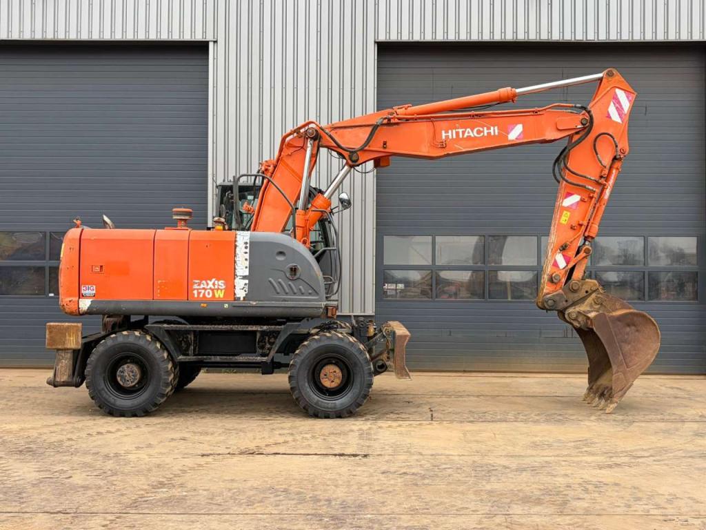 Hitachi ZX170W-3 Foto 6