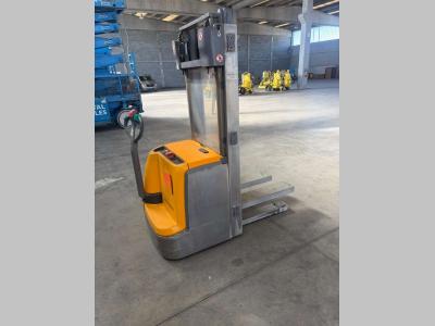 Jungheinrich EJC 214 in vendita da Deal Di Balliu Mentor & c. Sas