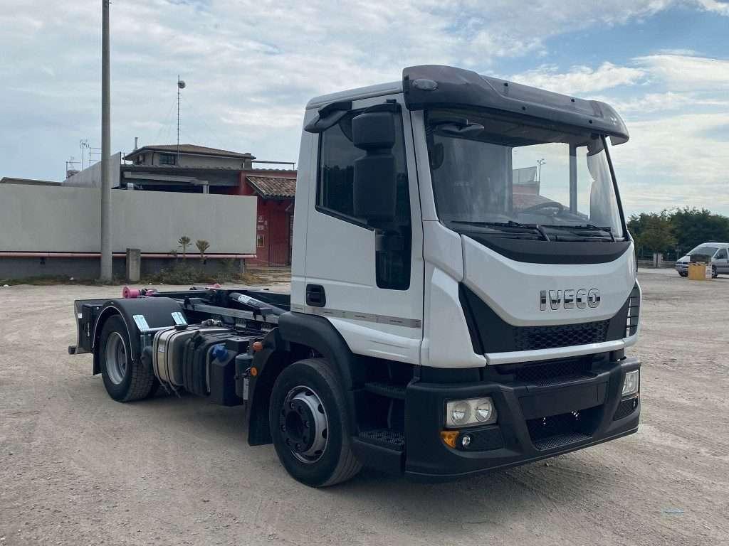 Iveco EUROCARGO 120E25 SCARRABILE Foto 2