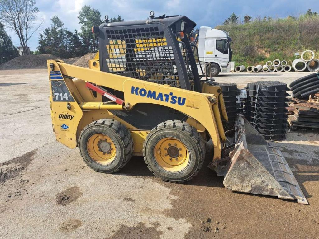 Komatsu SK714-2 Foto 1