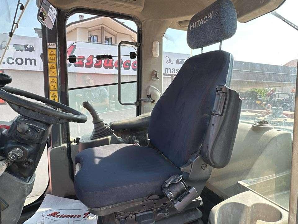Hitachi ZW220 Foto 16