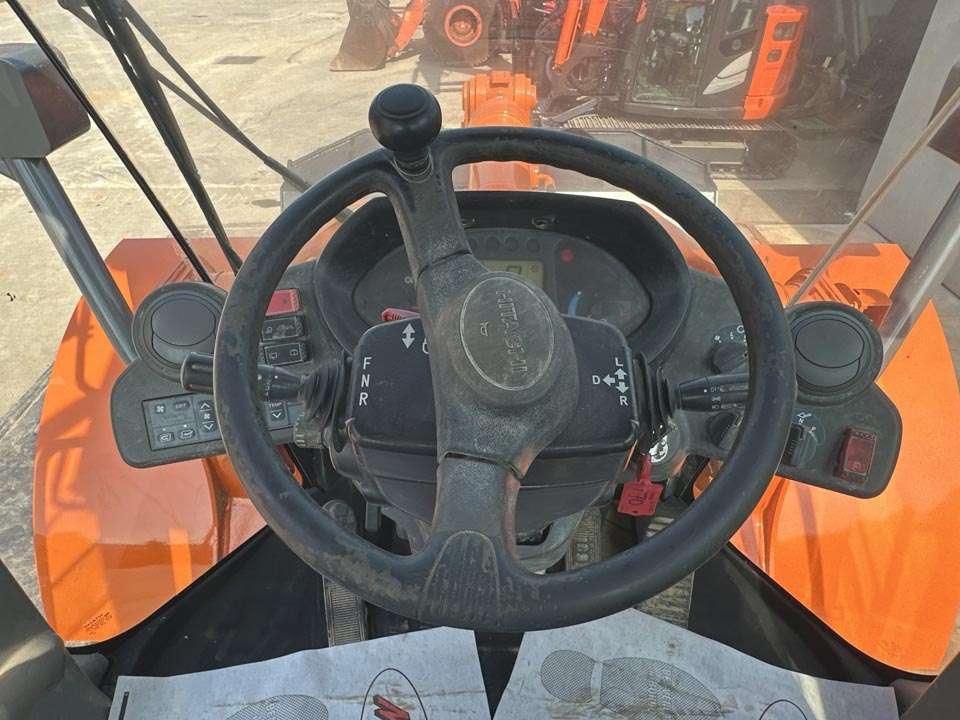 Hitachi ZW220 Foto 18
