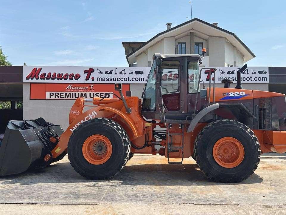 Hitachi ZW220 Foto 2