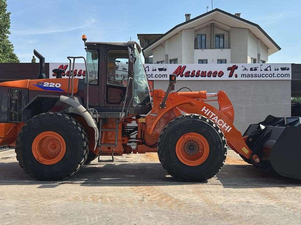 Hitachi ZW220 Foto 21