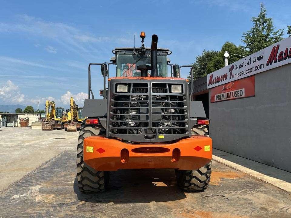 Hitachi ZW220 Foto 23