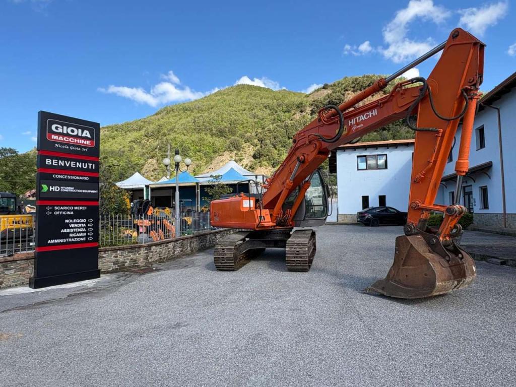 Hitachi ZX240 Foto 3