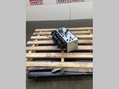 Distributore idraulico per JLG LIFT 450 AJ in vendita da Massucco T. Srl Area Ricambi