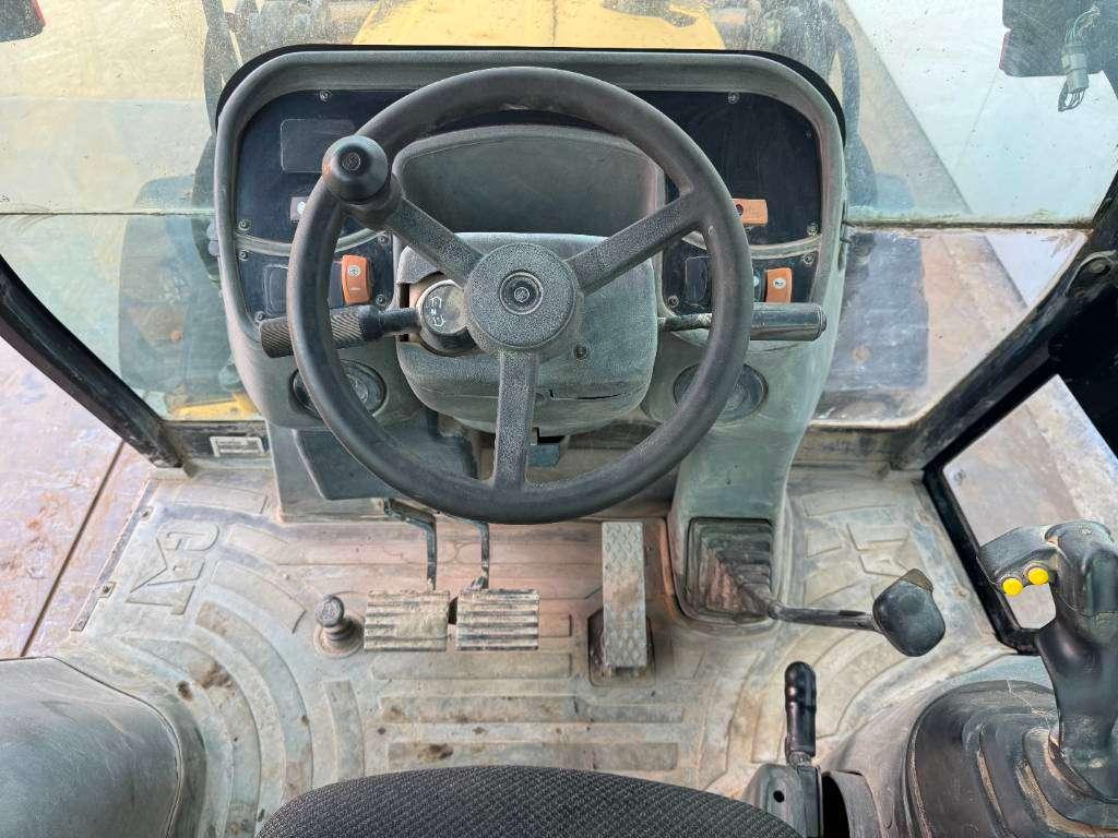 Caterpillar 432D - Telescopic Boom / Hammer Lines Foto 9