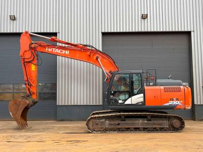 Hitachi ZX210LC-6 Foto 1
