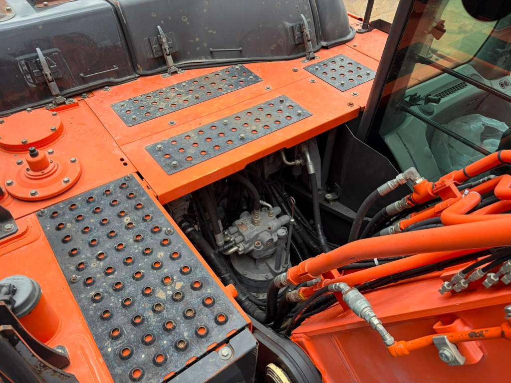 Hitachi ZX210LC-6 Foto 30