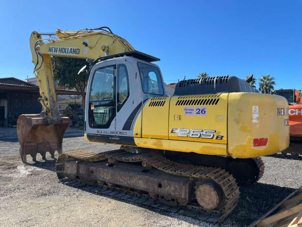 New Holland E 265B Foto 2