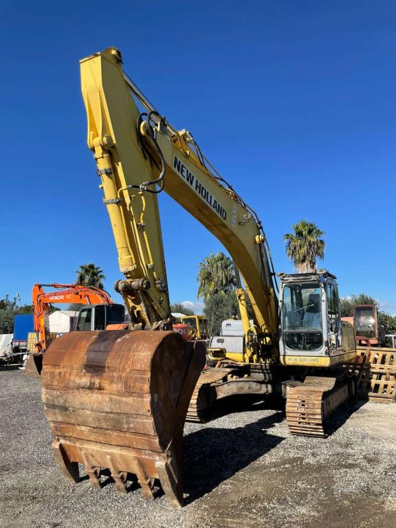 New Holland E 265B Foto 3