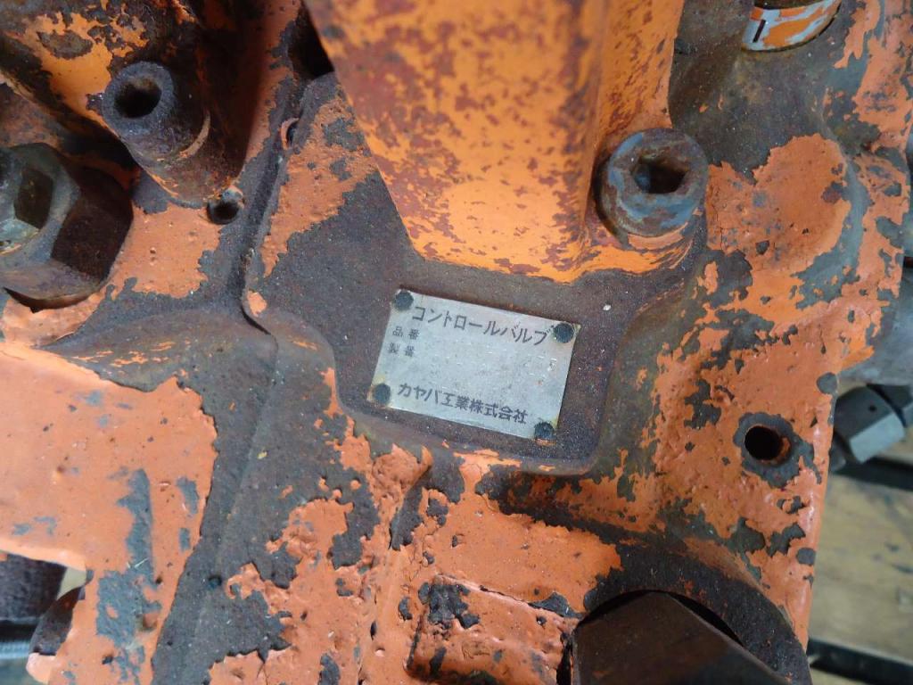 Distributore idraulico per Fiat Hitachi FH300 - FH330 Foto 3