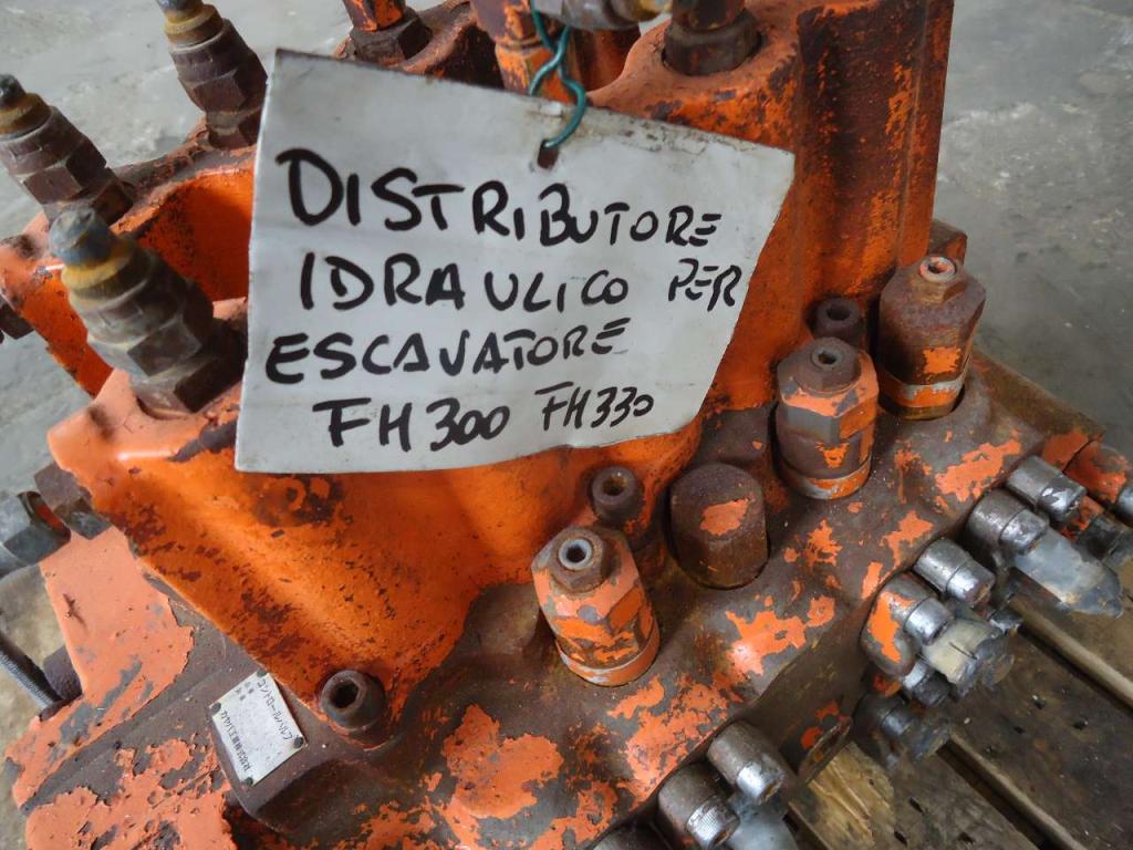 Distributore idraulico per Fiat Hitachi FH300 - FH330 Foto 4