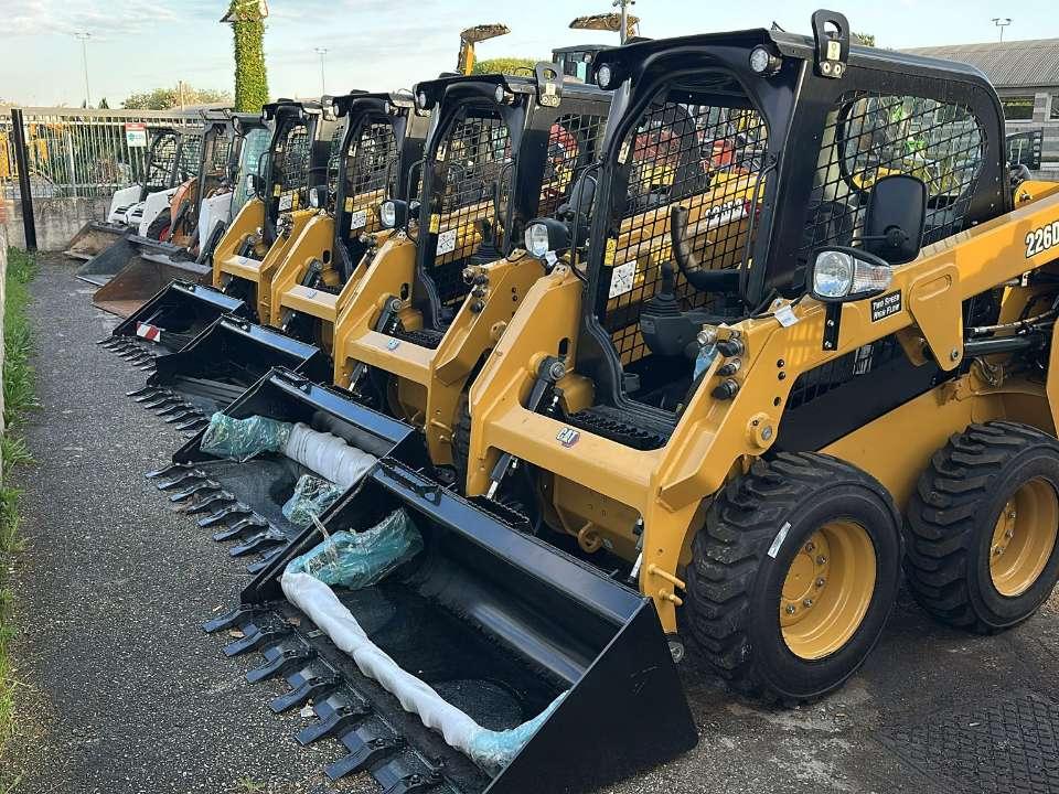 Caterpillar 226D3 Smart Foto 1