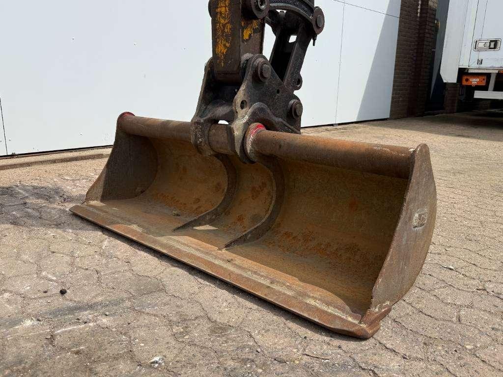 JCB 48Z-1 - Hammer Lines / Quick Coupler Foto 14
