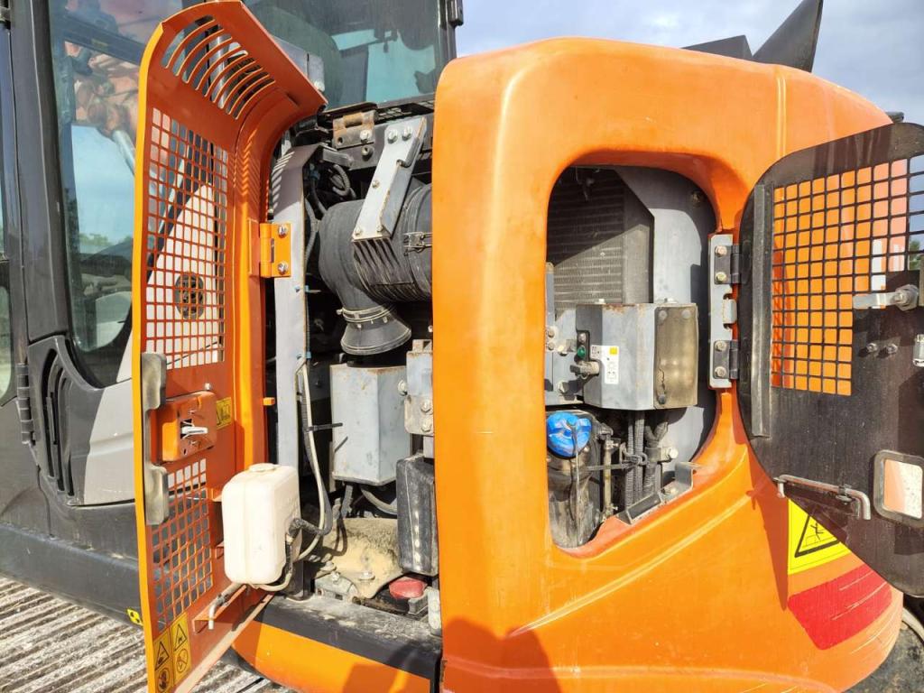 Hitachi ZX 135 US-6 T Foto 10