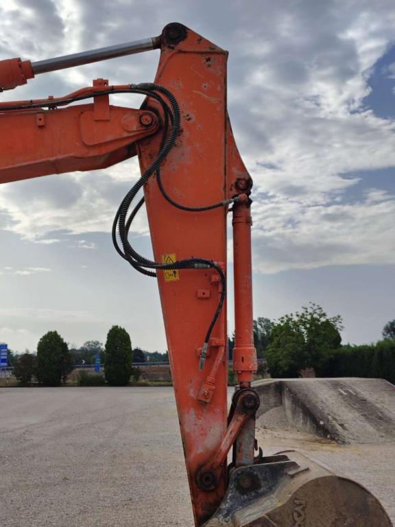 Hitachi ZX 135 US-6 T Foto 19