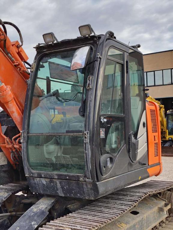 Hitachi ZX 135 US-6 T Foto 25