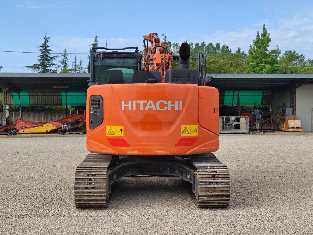 Hitachi ZX 135 US-6 T Foto 4